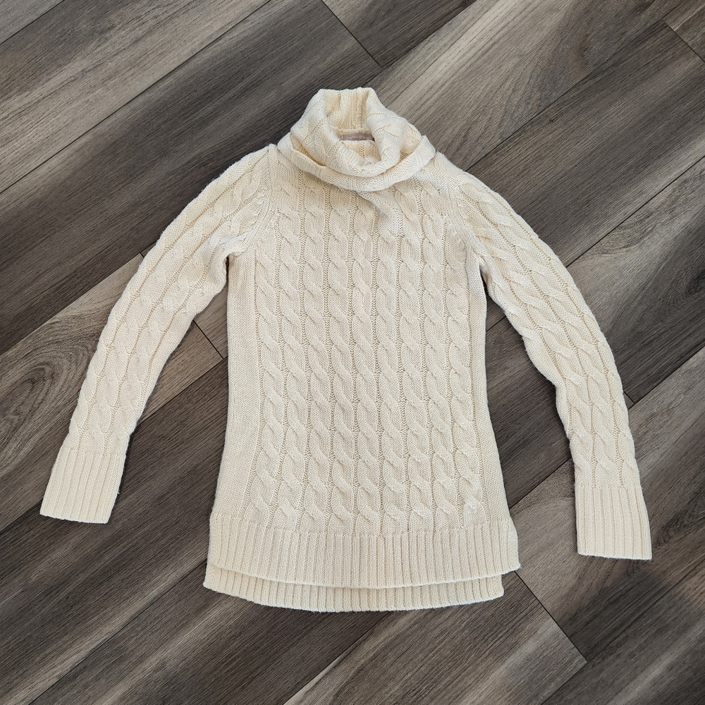 Banana Republic cable knit